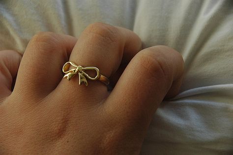 Gold Girl, Bow Ring, Jewelry Lookbook, Girly Jewelry, Jewelry Inspo, Dream Jewelry, Dainty Jewelry, Ear Jewelry, Pretty Jewellery