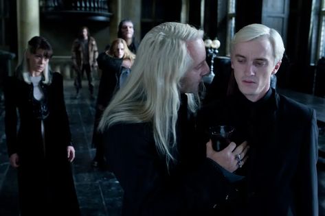 Lucius Malfoy Art, Dealthy Hallows, Slytherin Traits, Malfoy Family, Arthur Weasley, Potter Aesthetic, Draco Malfoy Aesthetic, Jason Isaacs, Lucius Malfoy