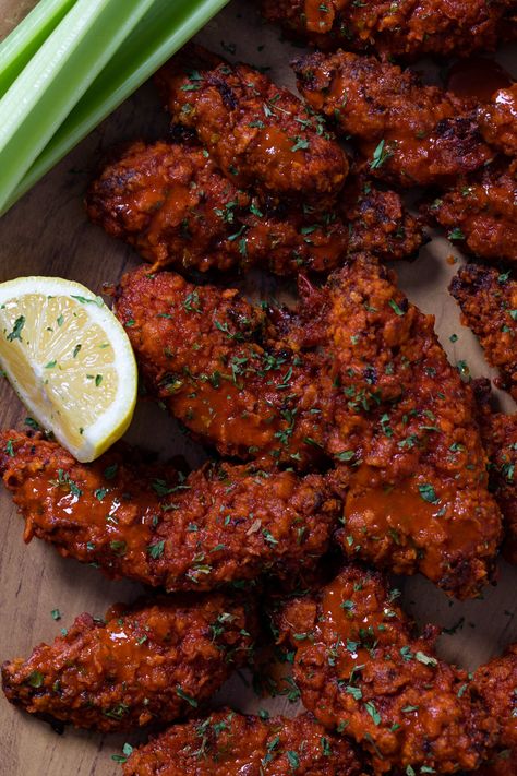 Crispy Buffalo Chicken Tenders Crispy Buffalo Chicken Tenders, Buffalo Chicken Tenders, Cooking Hacks, Food Babe, Fried Chicken Recipes, Yummy Comfort Food, Food Recepie, Gordon Ramsay, Chicken Tenders