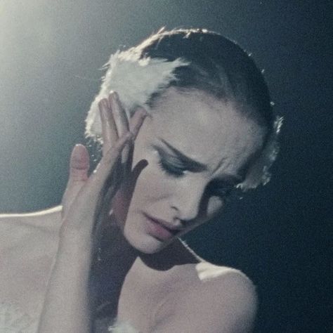 Nina Sayers, Black Swan Movie, Uk Icon, Black Swan 2010, Septième Art, Swan Queen, I Love Cinema, Pretty When You Cry, Girl Movies