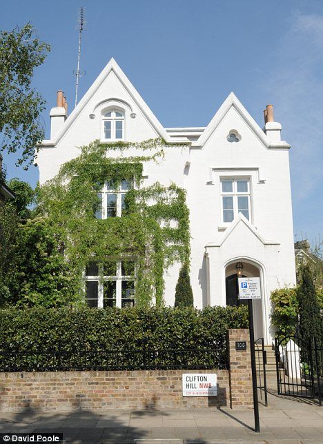 St Johns Wood, London St Johns Wood London, English Townhouse, Band Au, Divorce Settlement, London Home, St Johns, Traditional Architecture, Move On, House In The Woods