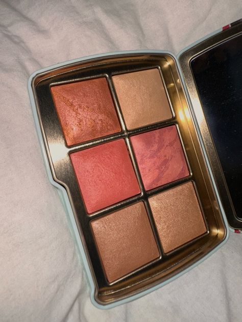 hourglass snake palette Hourglass Snake Palette, Makeup Needs, Makeup Tips, Makeup, Beauty