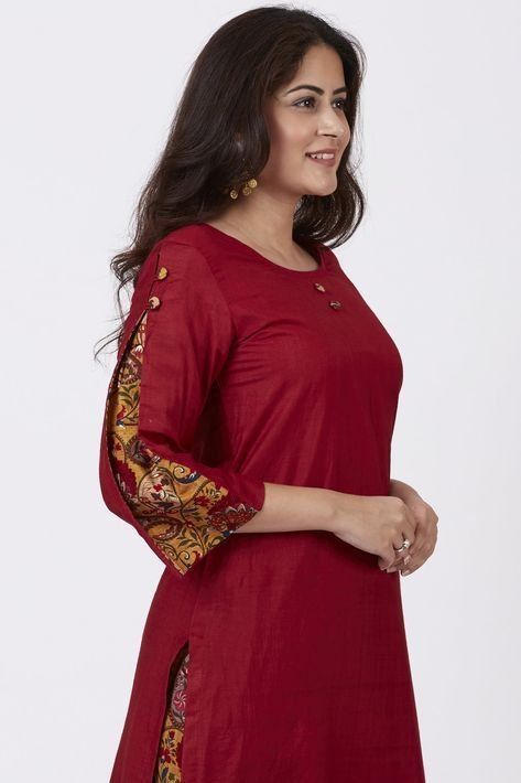 Unique Sleeves Design, Plain Kurti Designs, Plain Kurti, Silk Kurti Designs, Salwar Neck Designs, Churidar Neck, Kurti Sleeves, Kurti Sleeves Design, Churidar Designs