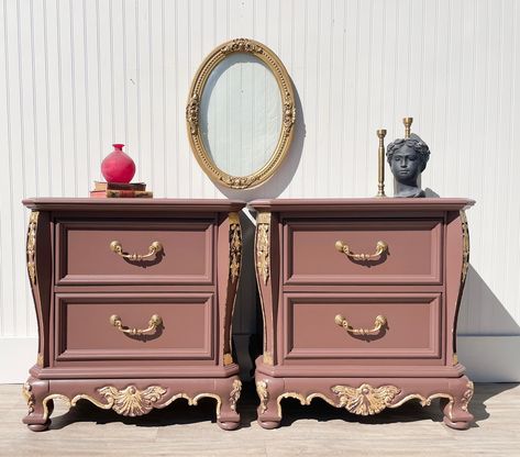 Add elegance to your bedroom with this newly refinished set of two French-inspired nightstands. These bedside tables feature a luxurious smoked almond finish and hand-applied gold leaf accents. The drawers have been updated with distressed gold leaf, and the dovetail drawers are waxed, ensuring they work perfectly and smoothly. Enjoy the convenience of free shipping! Dimensions: 28"W x 29"H x 17"D FREE shipping within the US (excluding Alaska & Hawaii), and delivery is limited to the first floor. All sales are FINAL. NO REFUNDS or RETURNS. I carefully refinish each furniture piece with attention to detail; however, minor imperfections may exist due to the vintage and antique nature. Thank you for supporting my small refinishing business. I dedicate hard work and commitment to refinishing e Diy Nightstand Makeover, French Provincial Nightstand, Pink Nightstands, Nightstand Makeover, Shabby Chic Decor Diy, Revamp Furniture, Painted Beds, Deco Paint, Gold Furniture