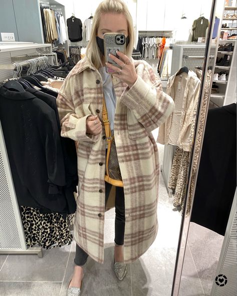 Fall shacket outfit Longline Shacket Outfit, Long Shacket Outfit Women, Shacket Outfit Women, Shacket Outfit, Fall Plaid, Cut Shirts, Fall Looks, Dream Wardrobe, Shirt Jacket