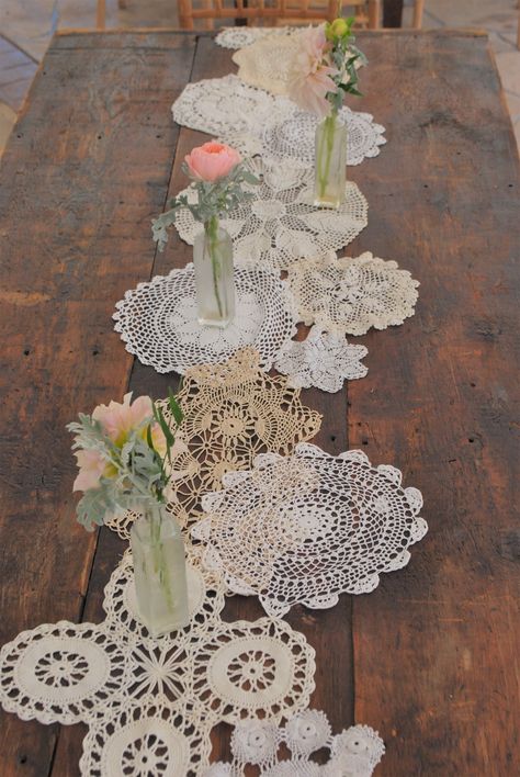 Bridal Shower Idea, Doilies Diy, Doily Art, Bridal Party Tables, Tea Party Bridal, Doilies Crafts, Deco Champetre, Lace Doily, Tea Party Bridal Shower