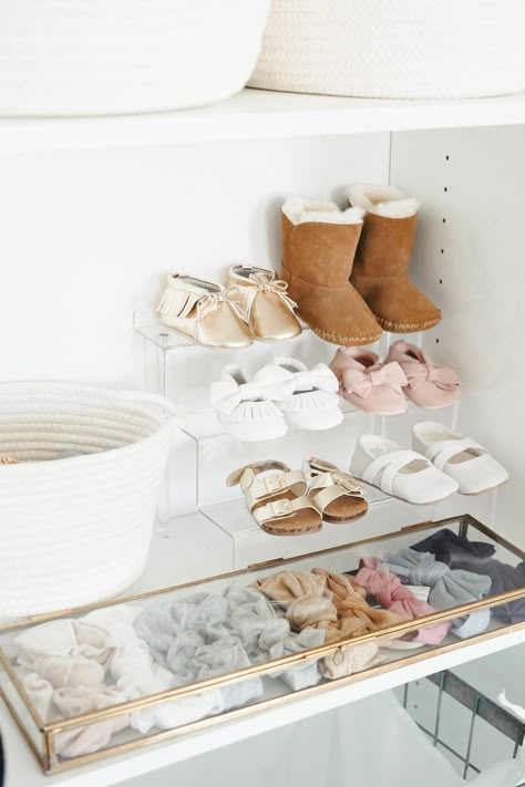 NURSERY CLOSET IDEAS Nursery Shoe Storage, Baby Girl Nursery Shelf Decor, Nursery Basket Storage, Pottery Barn Girl Nursery, Pottery Barn Nursery Boy, Baby Girl Closet Organization, Pottery Barn Nursery Girl, Baby Nursery Closet Organization, Pottery Barn Baby Nursery