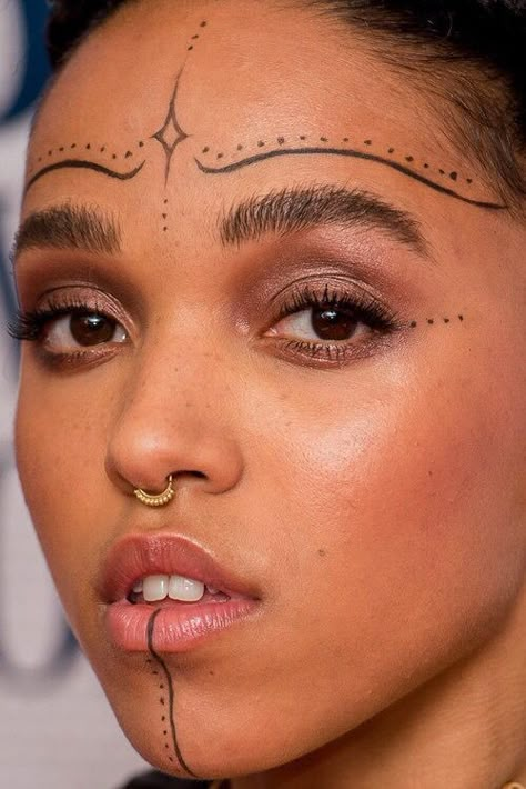 Spiderbite Piercings, Boho Makeup, Amandla Stenberg, Fka Twigs, Smink Inspiration, Pinterest Makeup, Face Tattoos, Festival Makeup, Facepaint