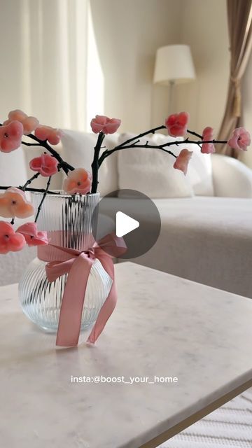 Sandy Sleiman on Instagram: "flowers out of melted wax diy 🌸  tips to make this diy work : apply vaseline on ur fingers before dipping them in wax to prev wax sticking to your skin wait for the melted wax to cool down completely before u start   do 2-3 dips each time for a thicker flower and to avoid cracks   #homedecor #dıy #diy #diy_4all #flowerdiy #flowercraft #springdecor #springdecorating #springdiy #homedesign #homeaccessories #handmadeflowers #flowers #howtomakeflowers #floralarrangement #homeinspo #instadecor #homeideas #diyideas" Wax Finger Flowers, Wax Flowers Diy Tutorials, Wax Flower Diy, Wax Flower Wreath, Waxed Flowers, Pink Wax Flower, Wax Diy, Dried Flower Wax Melts, Diy Living Room Decor