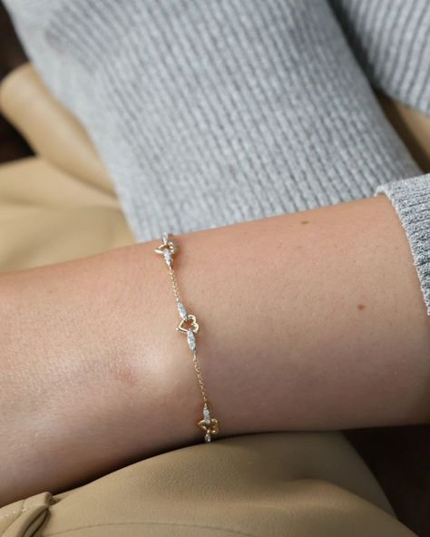 New Arrival Alert! Our Diamond Heart Station Bracelet in 14K Gold is here to bring a touch of sparkle to your everyday style. Crafted with natural diamonds, this dainty yet striking piece will add just the right shine to your fall looks. 🍂 Whether it’s for a cozy day out or a special night, it’s all about celebrating the little moments in life— with a touch of gold! 💛 Perfect for layering or wearing solo 💎 Timeless, high-quality craftsmanship Ready to treat yourself? Shop our Fall 2024 D... Accessories Board, Station Bracelet, Cozy Day, Jewelry Accessories Ideas, Gold Piece, Touch Of Gold, Gold Accessories, Accessories Ideas, Diamond Heart