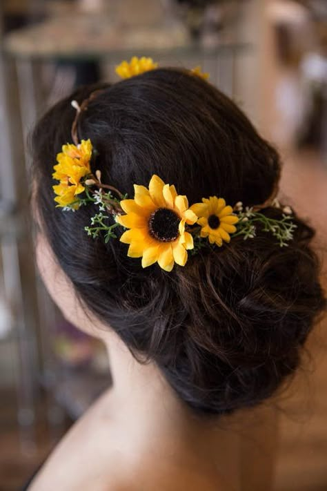 Check out this item in my Etsy shop https://www.etsy.com/listing/502338756/sunflower-flower-crown-flower-girl Sunflower Wedding Decorations, Flower Girl Headpiece, Rustic Sunflower Wedding, Sunflower Party, Sunflower Themed Wedding, Flower Crown Wedding, White Wedding Flowers, Flower Headpiece, Cute Wedding Ideas