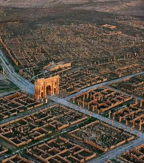 Algeria Travel, Roman City, Empire Romain, Roman History, Ancient Architecture, Ancient Ruins, Africa Travel, Ancient Rome, Ancient Romans