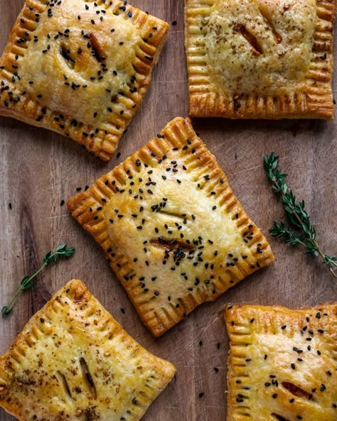 Mushroom Pies Recipe, Savoury Hand Pie Recipes, Lentil Hand Pies, Curry Hand Pies, Mushroom And Leek Pie, Hand Pie Recipes Savory, Holiday Hand Pies, Fall Savory Snacks, Pie Dough Uses