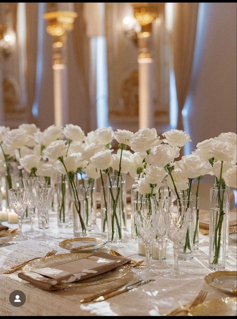 White Restaurant Aesthetic, Neutral Beach Wedding, Wedding Tablescapes Long, Palm Beach Party, Wedding Tablescapes Round, Wedding Bridal Table, Cream Wedding Flowers, Pearl Bridal Shower, White Wedding Centerpieces