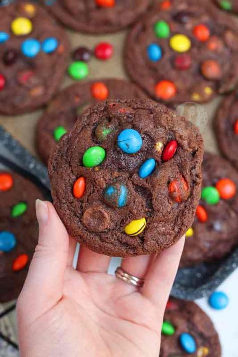 M&M Cookies! - Jane's Patisserie Coffee And Walnut Cupcakes, Ultimate Cookie Recipe, Baileys Fudge, Baileys Cake, Soft Chocolate Cookie, Amazing Cookie Recipes, Janes Patisserie, M M Cookies, Ultimate Cookies