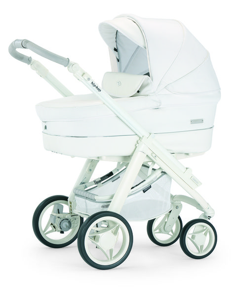 Bebecar Hip Hop XL in white Stroller Baby, White Stroller, Baby Stroller Aesthetic, Beige Stroller, Cute Baby Strollers, Baby Room Closet, Best Baby Bottles, Baby Girl Items, Baby Dior