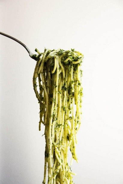 Your favorite spaghetti and pesto recipe packed with delicious freshly chopped herbs! Spaghetti With Pesto, Pasta Images, Soul Kitchen, Luxury Cars Rolls Royce, Cooking Advice, Pesto Recipe, Pasta Noodles, Insta Inspo, Tasty Food