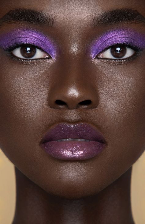 Bright Color Makeup, Monochromatic Makeup Looks, Colourful Eyeshadow, Monochromatic Makeup, Everyday Eyeshadow, Make Carnaval, Skin Tone Makeup, Vibrant Makeup, Eyeshadow Tutorials