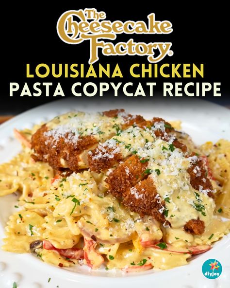 This Louisiana chicken pasta copycat recipe has a creamy, cheesy, and flavorful sauce served with crispy chicken on top! Louisiana Chicken Pasta Cheesecake, Cheesecake Factory Louisiana Pasta, Cheesecake Factory Louisiana Chicken Pasta, Louisiana Chicken, Louisiana Chicken Pasta, Jambalaya Pasta, Cajun Jambalaya, Bacon Chili, Slushie Recipe