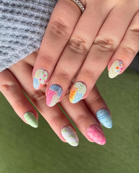 I can’t express how obsessed I actually am with these beauties!!! Spring quilt nails 🌷🌿💝🦋✨ #gel #gelnails #gelpolish #gelnail #pressonnails #pressons #custom #custommade #frenchtipnails #pressonset #pressonnailset #gelmanicure #pressonnailbuisness #pressonnailsofinstagram #springnails #quiltnails #patchworknails #patchwork #trendy #trendynails #aestheticnails #girlynails Quilt Nails, Quilted Nails, Beachy Nails, Acrylic Nail Shapes, Retro Nails, Sassy Nails, Summery Nails, Work Nails, Cute Gel Nails