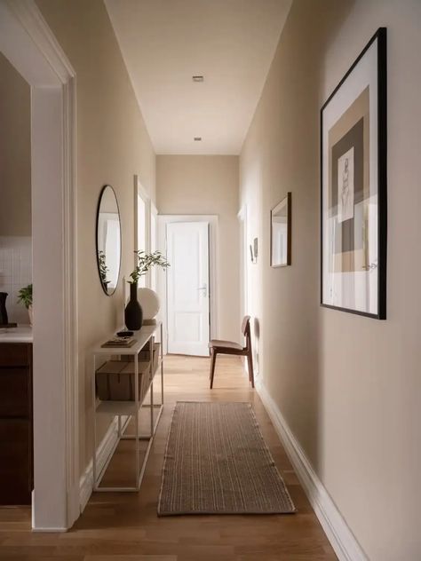 Beige Living Room Walls, Beige Entryway, Historic Apartment, Beige Wall Colors, Home Cooking Recipes, Luxury Boho, Coco Lapine Design, Home Made Decorations, Hallway Inspiration