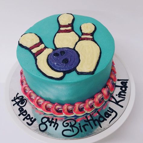 Bowling Pin and Ball Cake Ball Cake, Cake Design Ideas, Bowling Pins, Cake Decorating Ideas, Sports Theme, Bowling, Cake Ideas, Cake Decorating, Birthday Cake