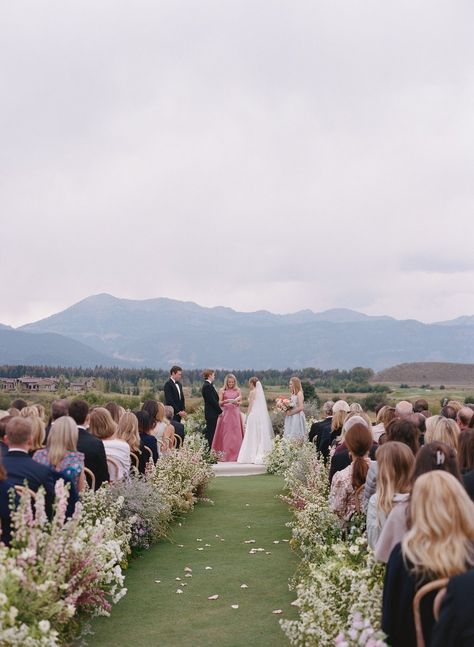 Three Creeks Ranch, Jackson Hole, WY — Alison Events Mountain Wedding Florals, Outdoor Wedding Florals, Modern Mountain Wedding, Wyoming Wedding, Jackson Hole Wedding, Dream Wedding Decorations, 2025 Wedding, Outdoor Wedding Inspiration, Ceremony Seating