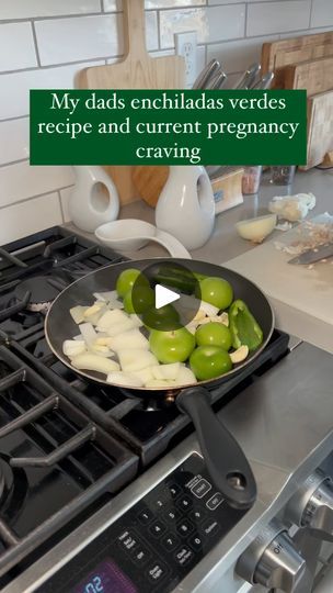 Enchiladas Sauce, Enchiladas Verdes Recipe, Green Enchiladas, Verde Chicken, Mexican Dish, Pregnancy Cravings, Green Sauce, 10k Views, Mexican Food Recipes Authentic