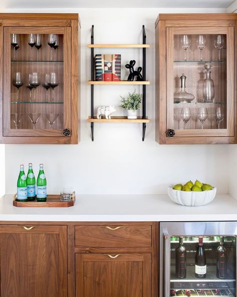 26 Modern Dry Bar Wall Ideas You Will Love - Fresh Diy Home L Shaped Wet Bar, Modern Dry Bar, Bar Wall Ideas, Glass Shelving Unit, Small Bars For Home, Bar Nook, Small Bars, Dry Bar, Cabinet Ideas