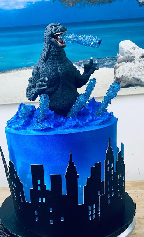 King Kong Cake, Godzilla Vs Kong Cake, Godzilla Birthday Cake, Godzilla Party Ideas, Godzilla Cake, Godzilla Cake Ideas, Diy Godzilla Cake, Godzilla Birthday Party Cake, King Kong Vs Godzilla Birthday Cake