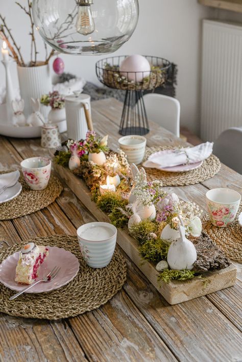 Decoration ideas for Easter or that was Corona- Easter 2021 • Pomponetti Oster Brunch, Urban Bathroom, Farmhouse Living Room Design, Coastal Bathroom Design, Easter Egg Decorating Kits, Room Design Modern, Coastal Bathroom, Easter Brunch Food, Easter 2021