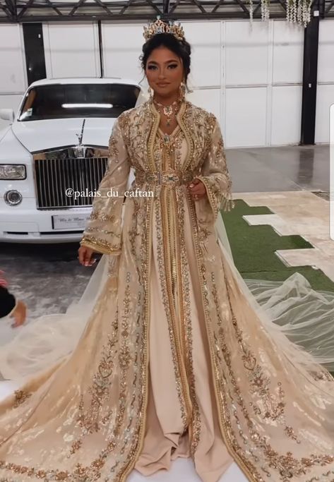 Kaftan Wedding Dress, Moroccan Wedding Dress, Kaftan Wedding, Arabic Wedding Dresses, Moroccan Kaftan Dress, Moroccan Bride, Estilo Hijab, Nikkah Dress, Cape Wedding Dress