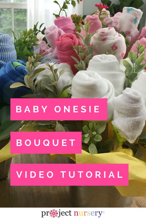 DIY Baby Onesie and Washcloth Flower Bouquet - we love this as a great alternative to the diaper cake! {Content sponsored by Arm + Hammer} #ad Onesie Bouquet, Baby Washcloth Flowers, Baby Shower Bouquet, Baby Sock Bouquet, Diaper Bouquet, Baby Bouquet, Diy Diaper Cake, Baby Shower Crafts, Diy Baby Shower Gifts