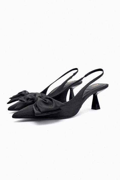 Black Slingback Heels, Top Trending Shoes, Fancy Heels, Black Heels Low, Runway Shoes, Zara Heels, Shoes Too Big, Slingback Heels, Bow Heels