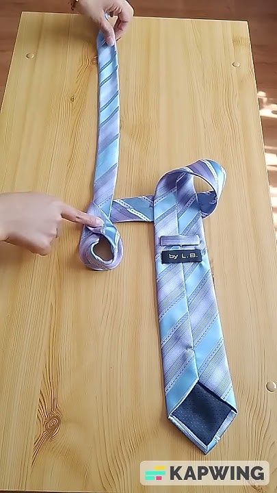 Necktie Knots How To, How To Fold A Tie Step By Step, How To Nut A Tie, Windsor Tie Knot Tutorial, Windsor Knot Tie How To, Tie Making Step By Step, Double Windsor Tie Knot, How To Wear Tie, How To Tie A Tie Step By Step