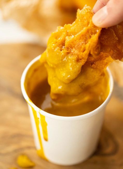 Here I'll show you the most delicious way to make the classic British Chip Shop Curry Sauce! Chip Shop Curry Sauce Recipe, Chinese Curry Sauce, Chip Shop Curry Sauce, Asian Condiments, Homemade Curry Sauce, Winter Lunch, Fish And Chip Shop, Marinade Recipes, Recipe Books