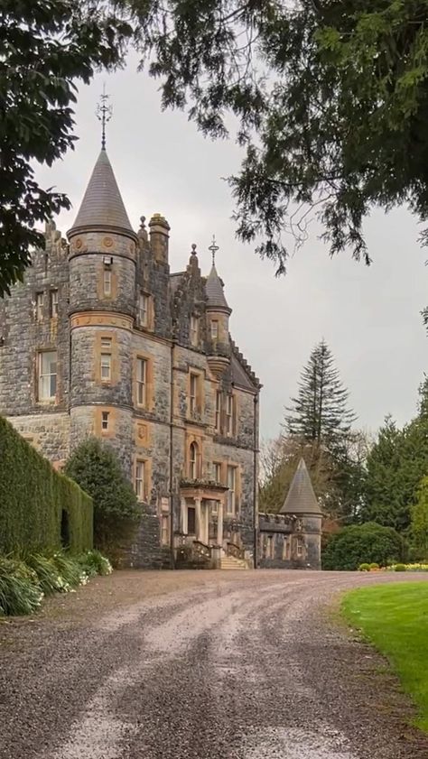 Scottish Architecture Traditional, Scottish Manor House, Scottish Mansion, Scottish Estate, Scottish Architecture, Scotland Cottage, Manor Aesthetic, Scotland Aesthetic, Castle Grayskull