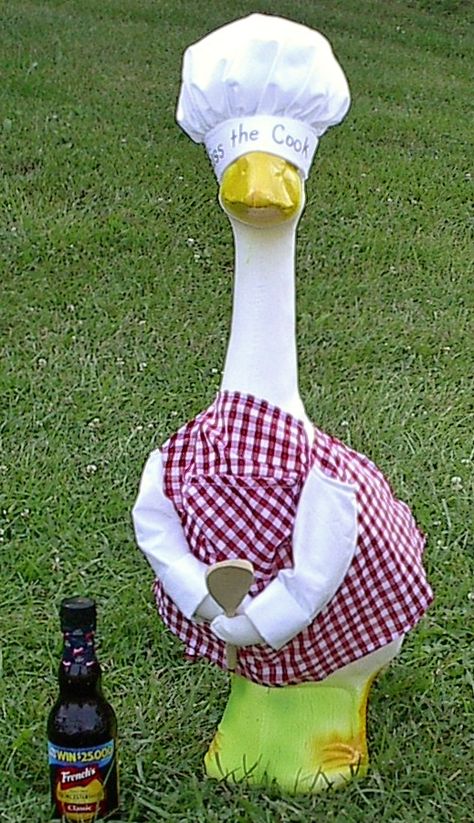 Goose Pfp Funny, Goose Funny Pictures, Silly Goose Wallpaper, Silly Goose Aesthetic, Lawn Goose Clothes, Goose Costume, Lawn Goose, August Outfits, Duck Costumes