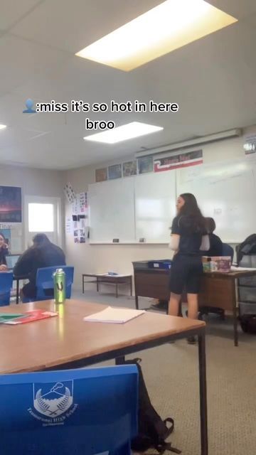 @bestofbrainjolt on Instagram: "The guy on the chair understood the assignment 😂🤣 🎥: @maia.tepu" Understood The Assignment, School Trends, Funny School, Funny Vidos, New Funny Videos, The Chair, Funny Dude, Extremely Funny Jokes, Real Funny Jokes