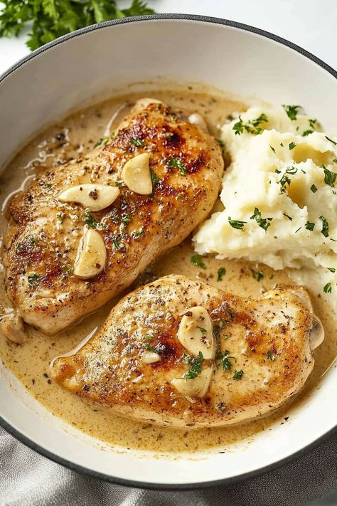 Creamy Garlic Chicken - Taste Of Recipe Rustic Garlic Chicken, Garlic Thyme Chicken, Garlic Expressions Chicken, Cozy Dinners, Chicken Garlic, Mushroom Cream Sauces, Creamy Garlic Chicken, Dressing Recipes, Crusted Chicken