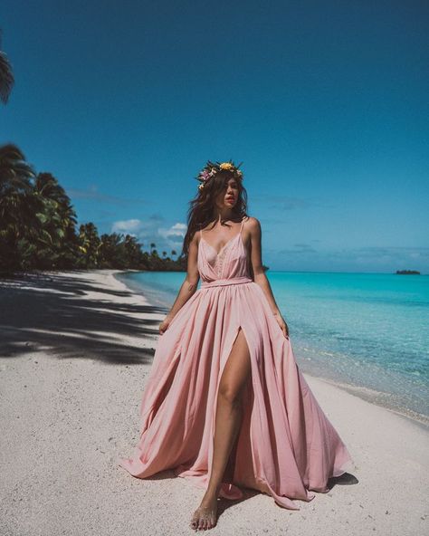 Style Diaries Cook Islands - Revolve in Paradise | Away Lands - What to pack and wear for a Tropical Island Dream Vacation (Aitutaki and Rarotonga) Quinceanera Photoshoot, Debut Photoshoot, Beach Photography Poses, Beach Birthday, Breezy Dress, Cook Islands, Island Style, Island Girl, Beach Photoshoot