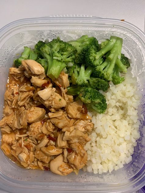 Teriyaki crockpot chicken, cauliflower rice and broccoli. Teriyaki Crockpot Chicken, Cauliflower Rice Meals, Teriyaki Crockpot, Rice Chicken Broccoli, Cauliflower Rice With Chicken, Chicken And Broccoli Rice, Chicken Rice Broccoli, Chicken Cauliflower Rice, Teriyaki Rice