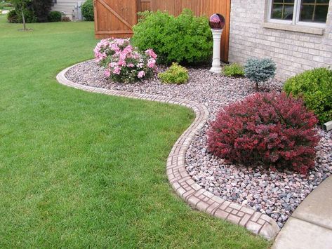 Rock Flower Beds, Landscape Curbing, Front Yard Design, Landscape Edging, Rock Garden Landscaping, Landscape Designs, Landscape Plans, Front Yard Garden, Landscaping Tips