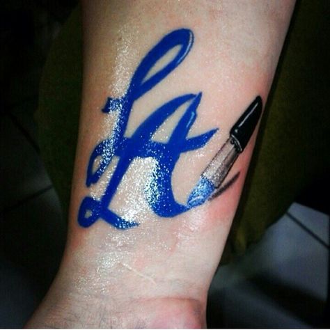 #Dodgers #Dodgertown #bleedblue La Tattoos Ideas, Dodger Party, Mexican Wallpaper, Baseball Tattoos, Skulls Tattoo, California Tattoo, Simple Tattoos For Women, Dodgers Girl, La Tattoo