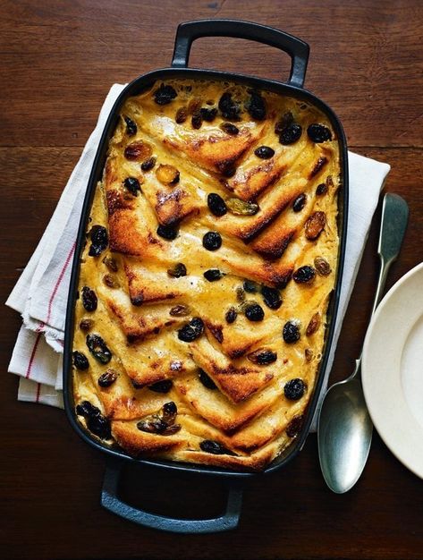 Gammon Recipes, British Pudding, Raspberry Bread, Honey Bread, Easy Puddings, Butter Pudding, British Desserts, Healthy Food Guide, Bread And Butter Pudding