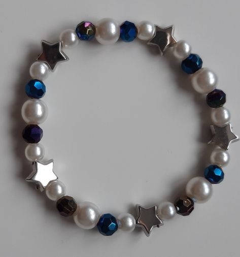 Beaded Bracelets Aesthetic, Pulseras Aesthetic, Star Ideas, Diy Kandi Bracelets, Edgy Jewelry, Indie Jewelry, Diy Bracelet Designs, Beads Bracelet Design, Jewelry Accessories Ideas