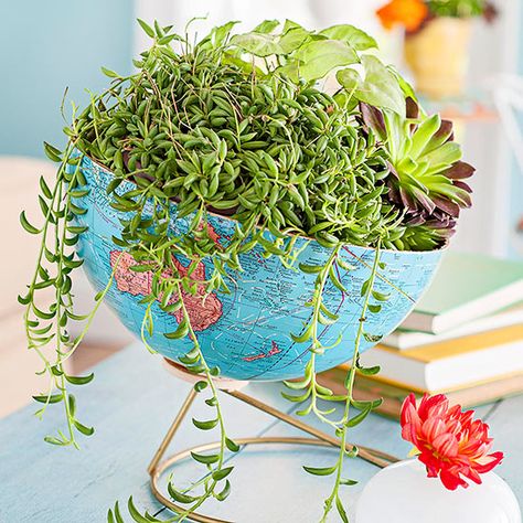 Use an old globe to make a stylish planter! More weekend home decorating projects: http://www.bhg.com/decorating/do-it-yourself/accents/easy-weekend-decorating-projects/?socsrc=bhgpin081413globe=6 Globe Planter, Old Globe, Flower Containers, Interesting Interiors, Help Desk, Mini Makeover, Dorm Life, Weekend Projects, Fathers Day Crafts