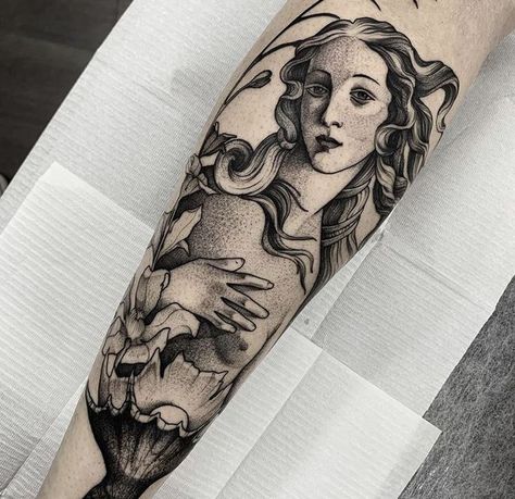 Birth Of Venus Tattoo, Aphrodite Tattoo, Venus Tattoo, Roman Tattoo, Goddess Tattoo, Birth Of Venus, Medusa Tattoo, Stylist Tattoos, Tattoo Black