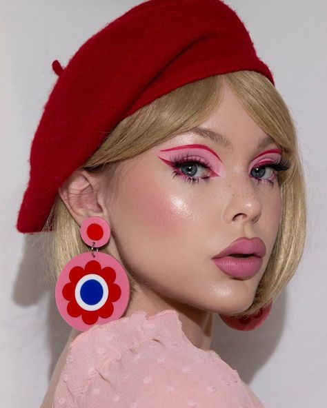 Pink Red Makeup, Pink Retro Makeup, 60s Pink Makeup, Pink And Red Makeup, Pink And Red Makeup Looks, Pink Funky Makeup, Pink Graphic Liner, 70s Makeup Look, Playful Makeup