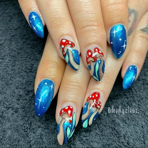 Blue Mushroom Nails, Spring Mushroom Nails, Mushroom Nails Designs, Hippie Nail Art Boho, Boho Spring Nails, Trippy Mushroom Nails, Mushroom Nails Art, Nail Mushroom, Mushroom Nail Designs